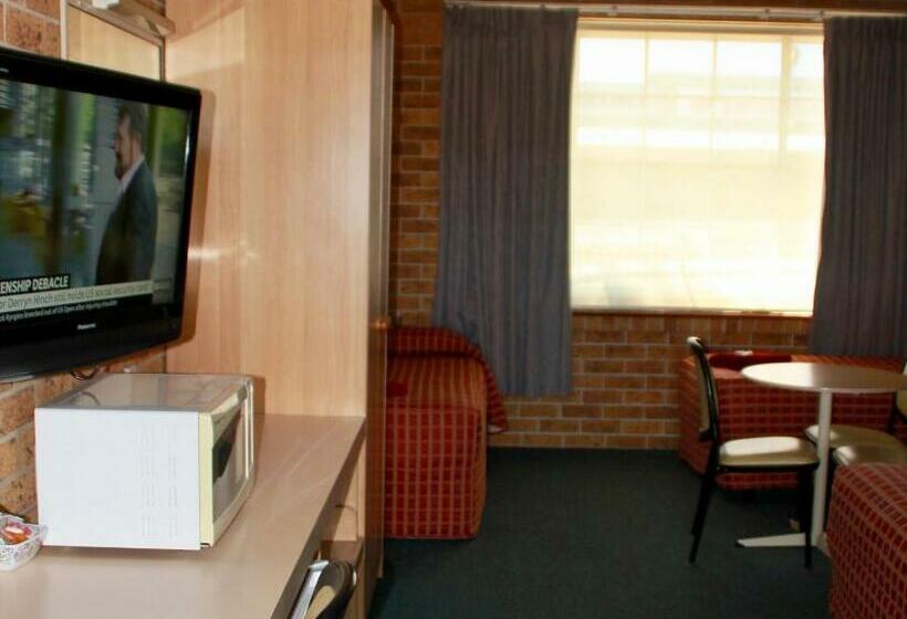 غرفة عائلية, Town And Country Motor Inn