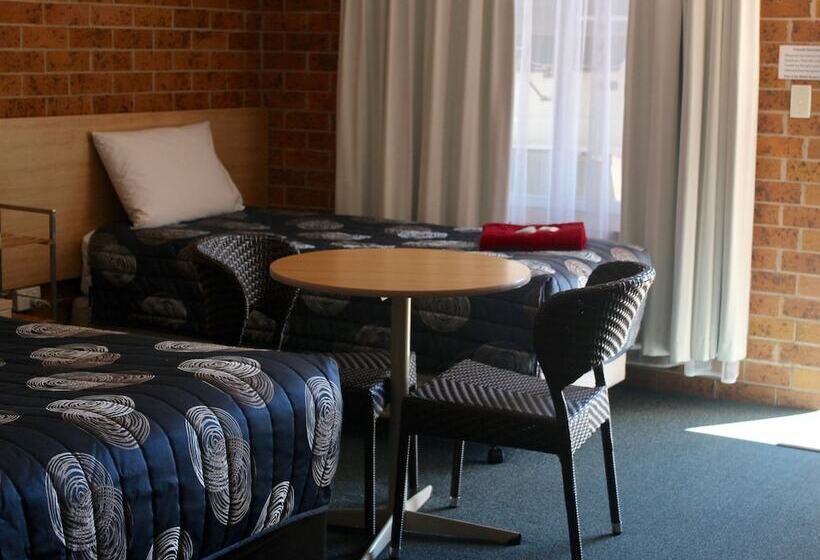 Номер Стандарт, Town And Country Motor Inn