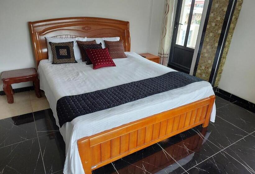 اتاق لوکس با بالکن, Mahe Holiday Resort