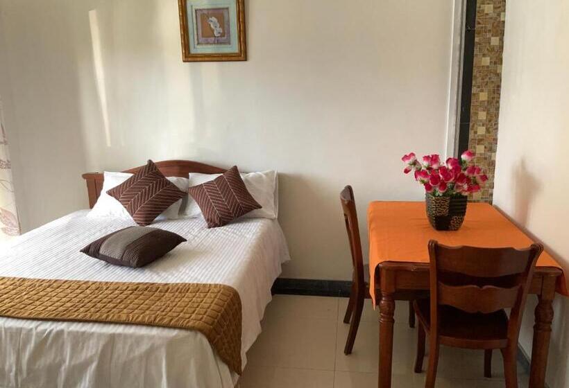 اتاق لوکس با بالکن, Mahe Holiday Resort