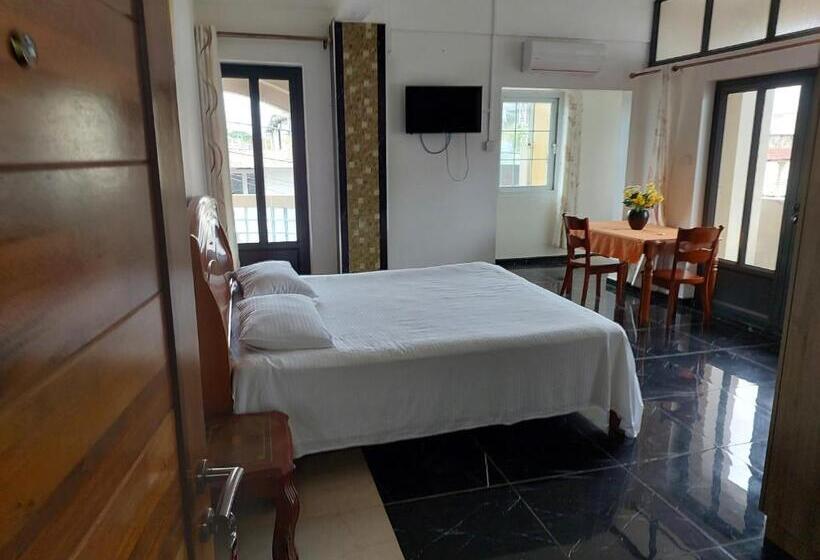 اتاق لوکس با بالکن, Mahe Holiday Resort