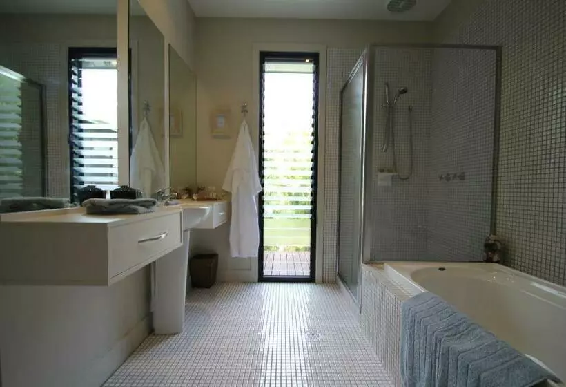 スイート, Phoenix Eumundi Bed & Breakfast