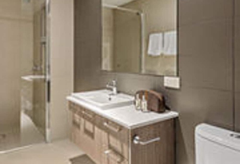 Студия Стандарт, Quest Mounts Bay Road