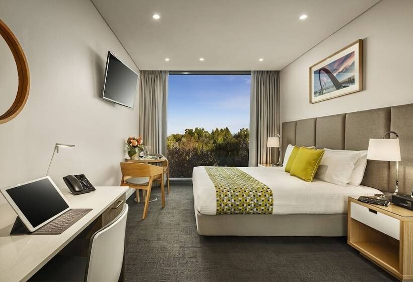 Студио Executive, Quest Mounts Bay Road