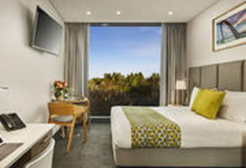 Студио Executive, Quest Mounts Bay Road