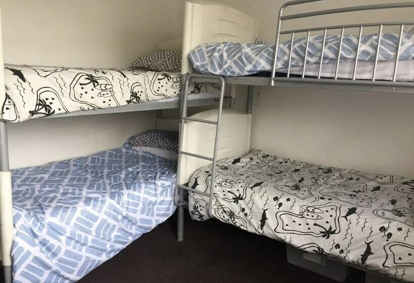 Кровать в Общей Комнате, St Kilda Hostel