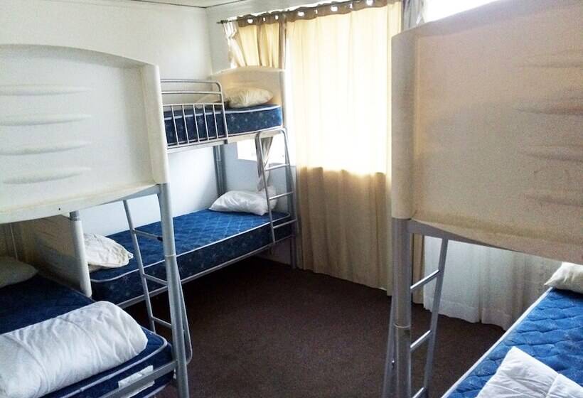 Кровать в Общей Комнате, St Kilda Hostel