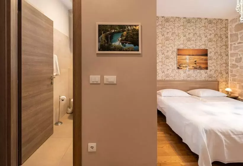 スタンダードルーム, Tifani Luxury Rooms 2
