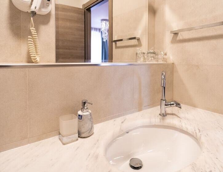 اتاق استاندارد سه نفره, Tifani Luxury Rooms 2