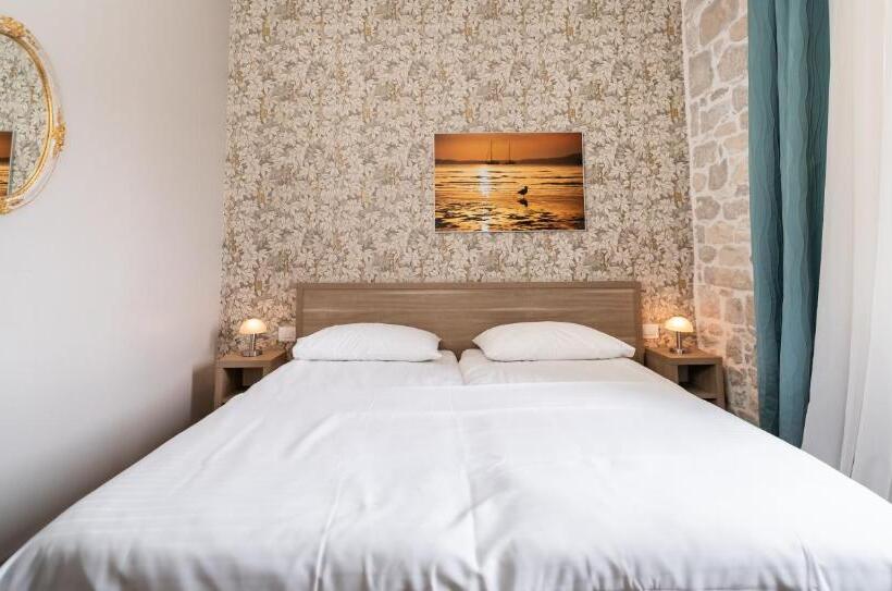 اتاق استاندارد, Tifani Luxury Rooms 2