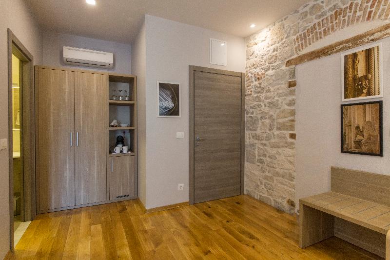 标准三人间, Tifani Luxury Rooms 2