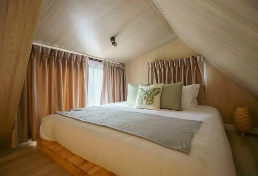Duplex-sviitti, Thara Dara Khaoyai
