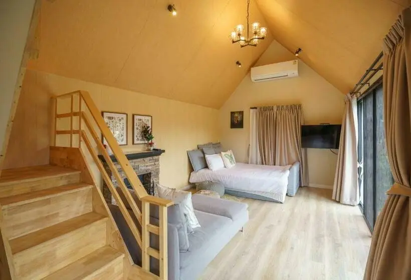 Duplex-sviitti, Thara Dara Khaoyai