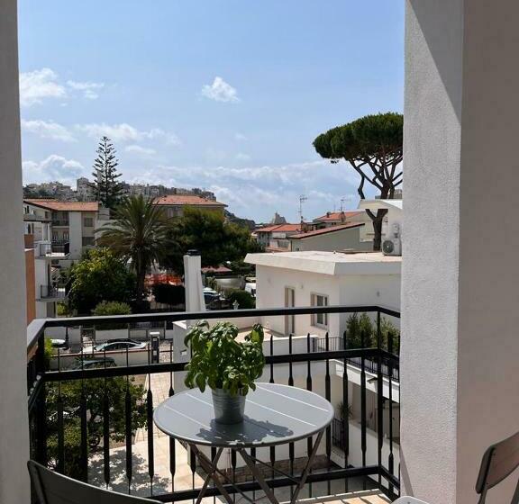 غرفة ديلوكس مطلّة علي البحر مزوَّدة بشُرفة, Il Volo