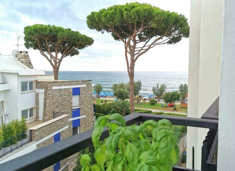 غرفة ديلوكس مطلّة علي البحر مزوَّدة بشُرفة, Il Volo