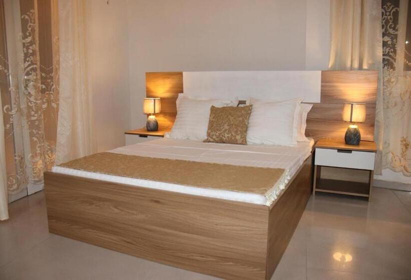 سوئیت با وان آب گرم, Hary S Apart