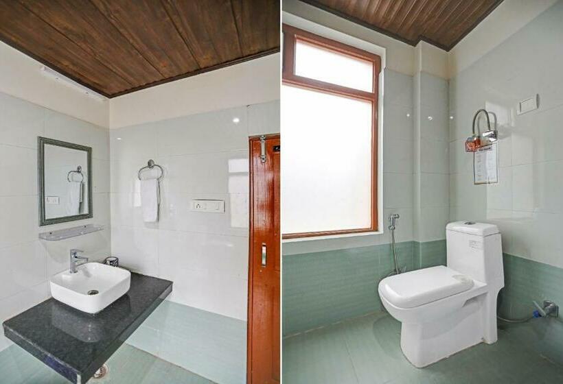 اتاق کلاسیک سه تخته, Flagship The Country House