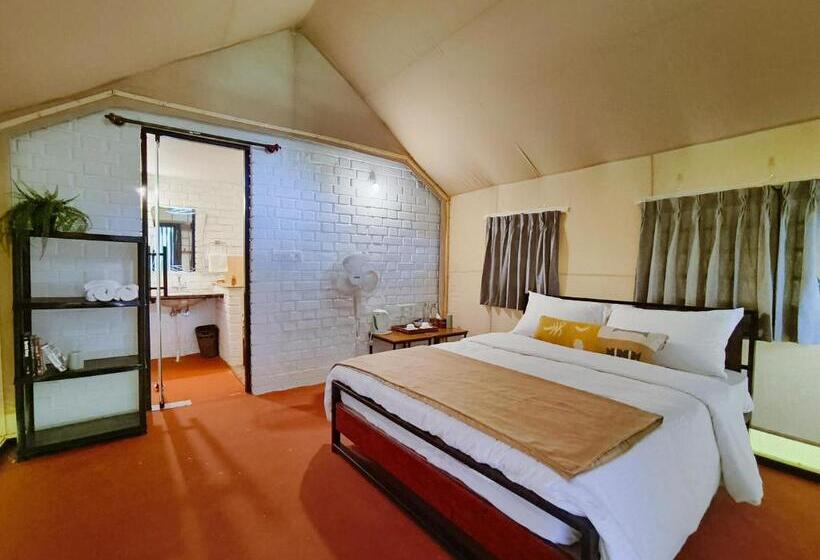 Standard Tent, Olive Farm @ Embassy International Riding School