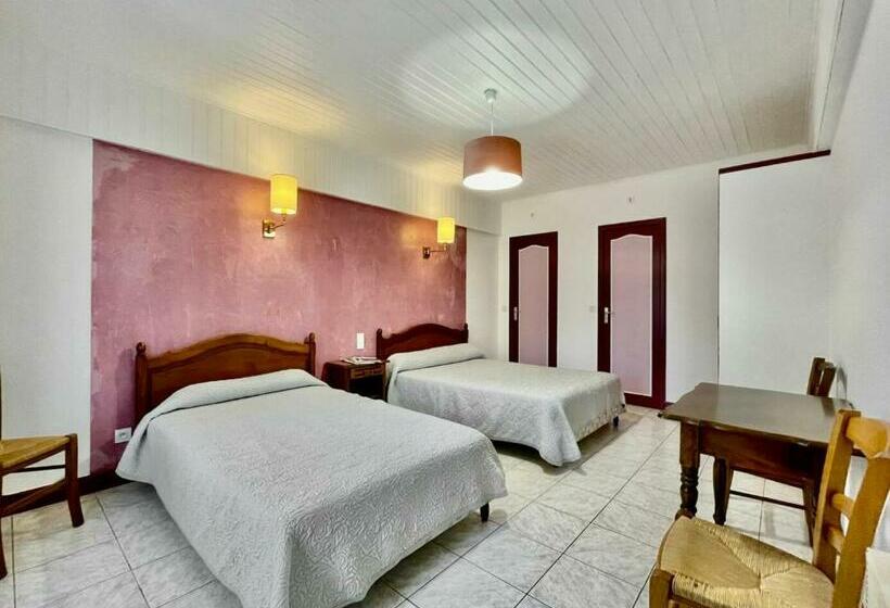 חדר סטנדרט לארבעה, Ferme Auberge Du Roc