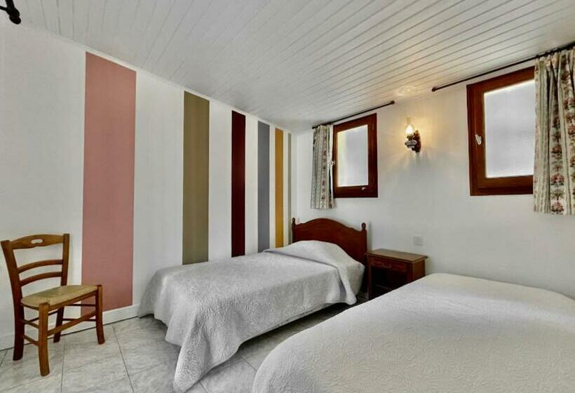 חדר משפחתי, Ferme Auberge Du Roc