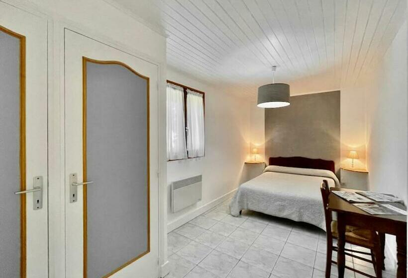 חדר משפחתי, Ferme Auberge Du Roc