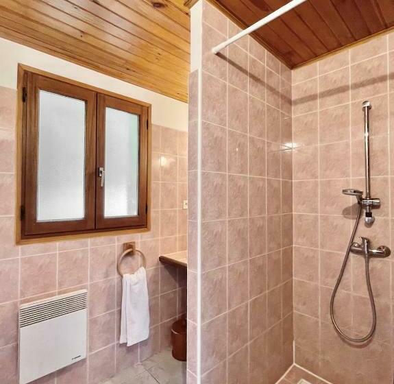 חדר משפחתי, Ferme Auberge Du Roc