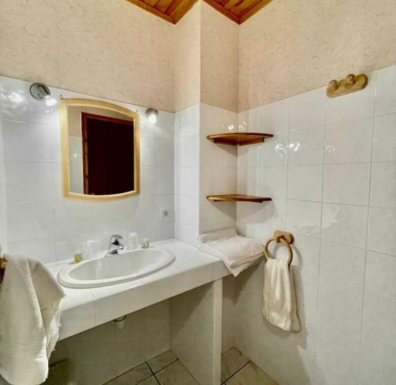 חדר משפחתי, Ferme Auberge Du Roc