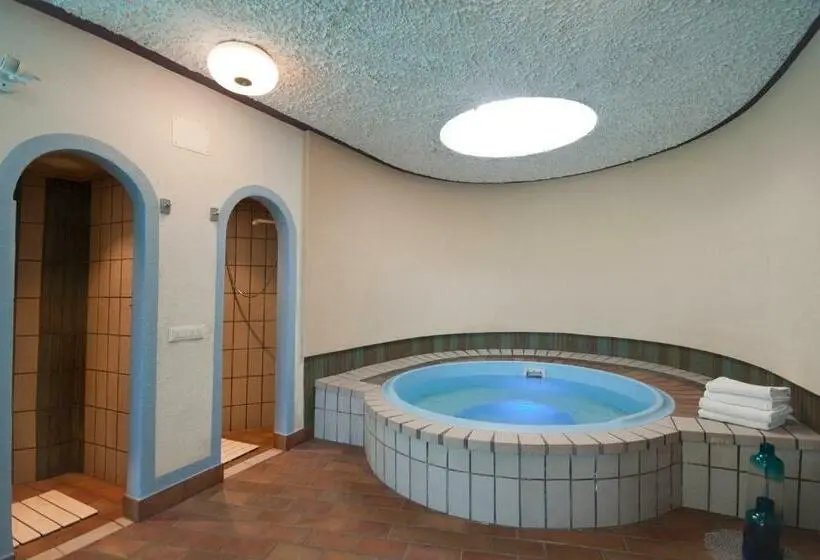 آپارتمان 1 خوابه با بالکن, Ferienwohnungen St Hippolyt Mit Hallenbad