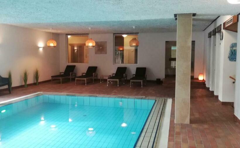 Апартаменты 1 Спальня с Балконом, Ferienwohnungen St Hippolyt Mit Hallenbad