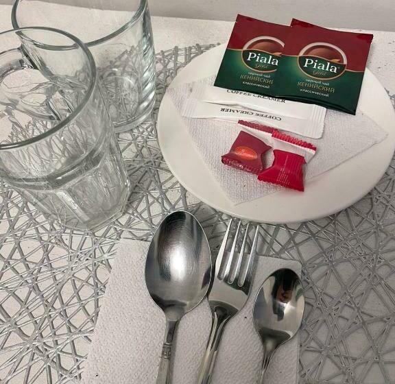 سوئیت با بالکن, мунайшы
