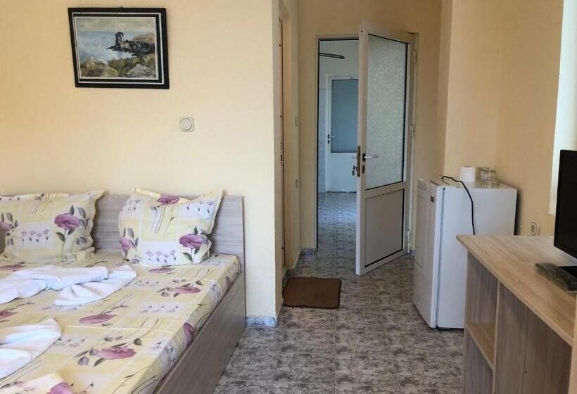 标准三人间, Guest Rooms Nia Elis Kiten