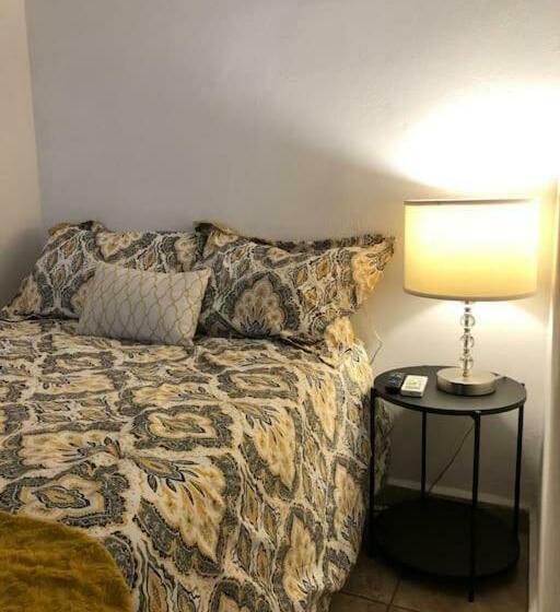 经济房, Suites Apodaca