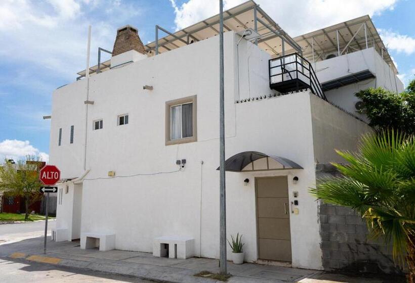 带共用浴室的标准房间, Suites Apodaca