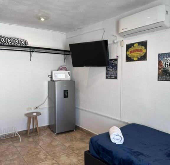 标准工作室, Suites Apodaca