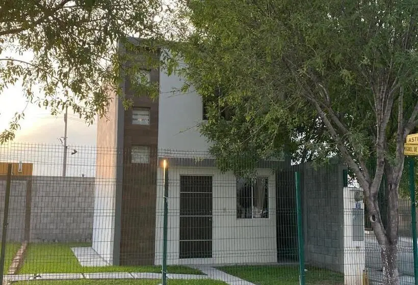Huoneisto 1 Makuuhuone Pohjakerros, Suites Apodaca