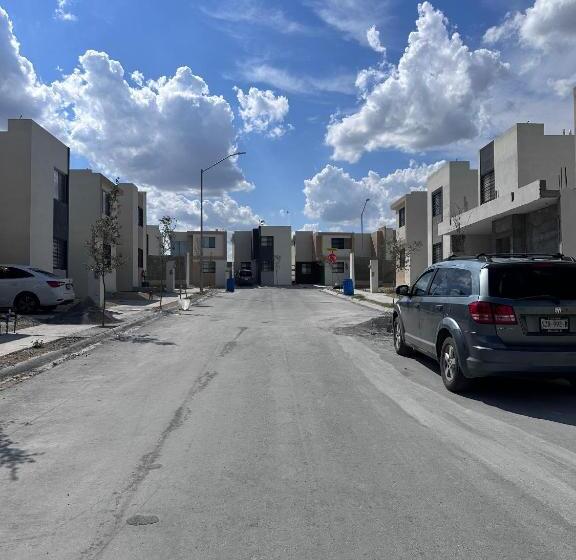 2间卧室的房子, Suites Apodaca