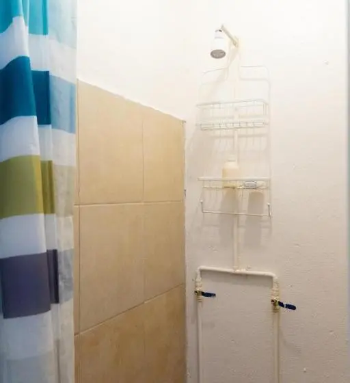 Economy Yhden Hengen Huone, Suites Apodaca