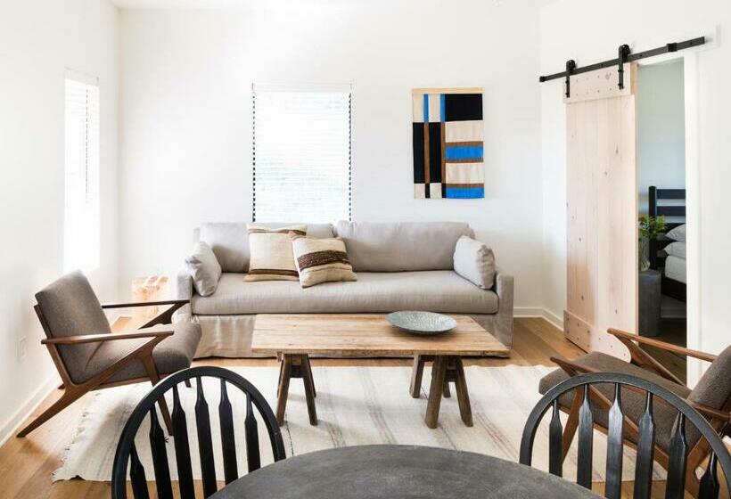 Хижина, Contigo Ranch Fredericksburg