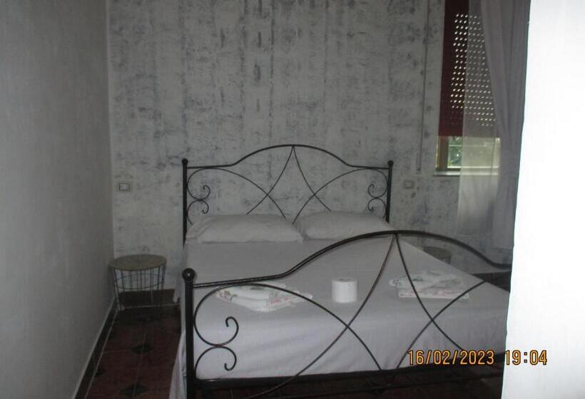 带大床的标准间, Guest House Santa Rosalia