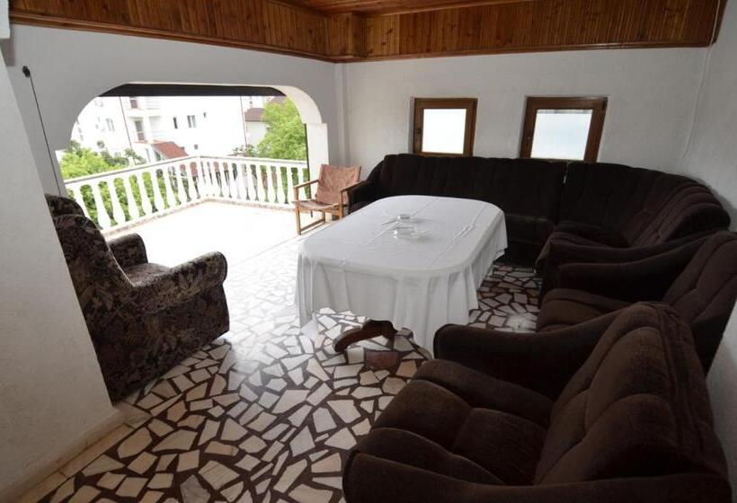 标准三人间, Casa Maria Costinesti