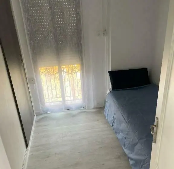 Huoneisto 3 Makuuhuonetta, Old Town Oliva Guest Apartment