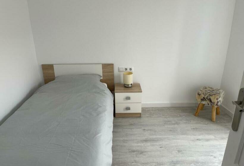 ３ベッドルームアパートメント, Old Town Oliva Guest Apartment