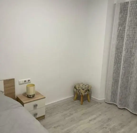 Huoneisto 3 Makuuhuonetta, Old Town Oliva Guest Apartment