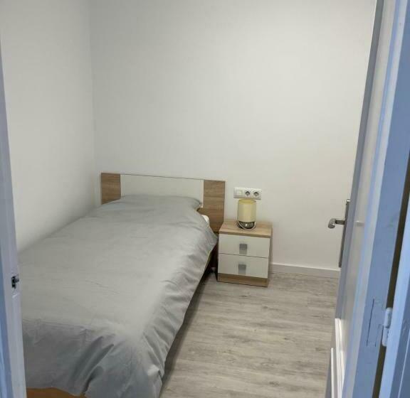 Апартаменты 3 Спальни, Old Town Oliva Guest Apartment