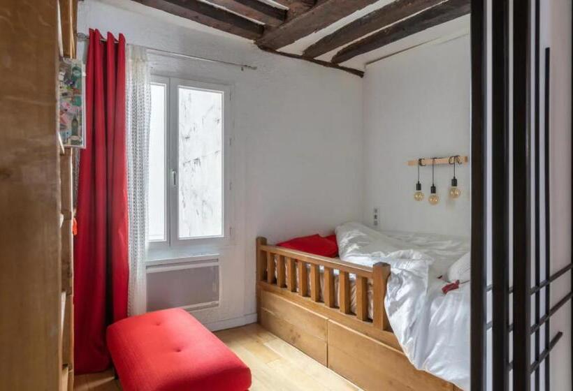 Апартаменты 1 Спальня, Chic Apartment In The Heart Of Paris