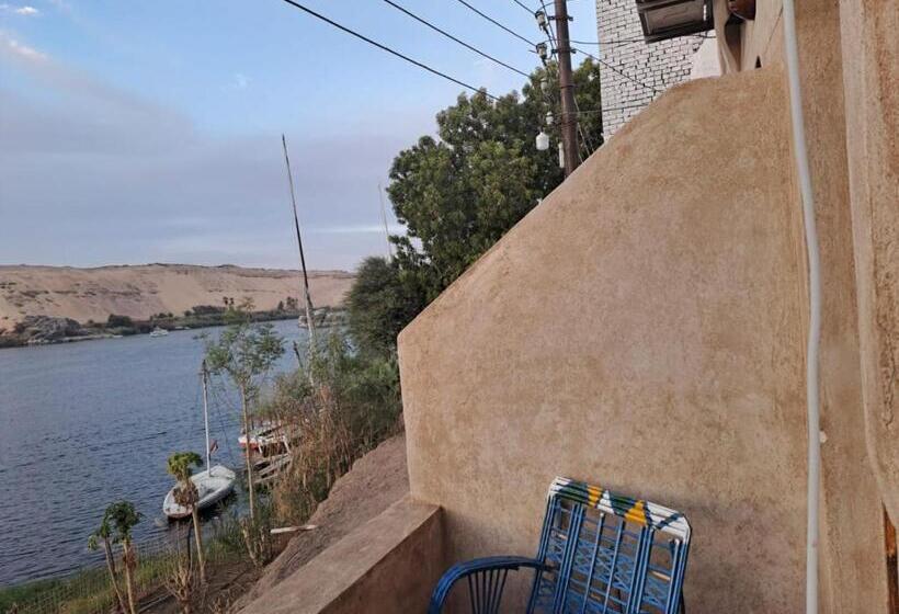 اتاق استاندارد, Queen House