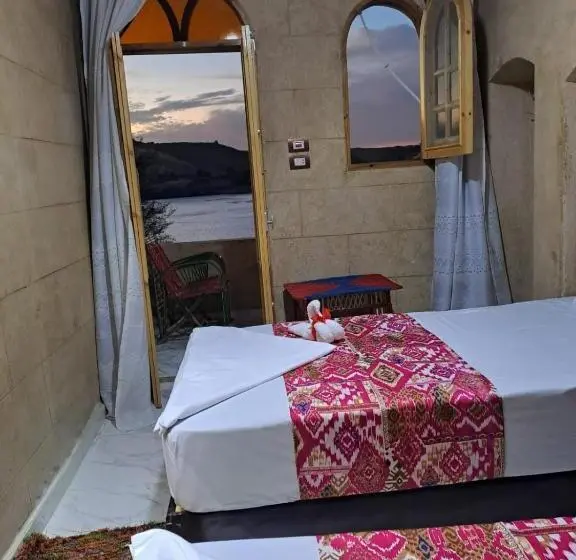 اتاق استاندارد, Queen House