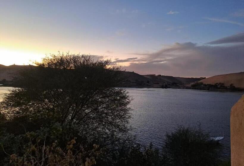 اتاق استاندارد, Queen House