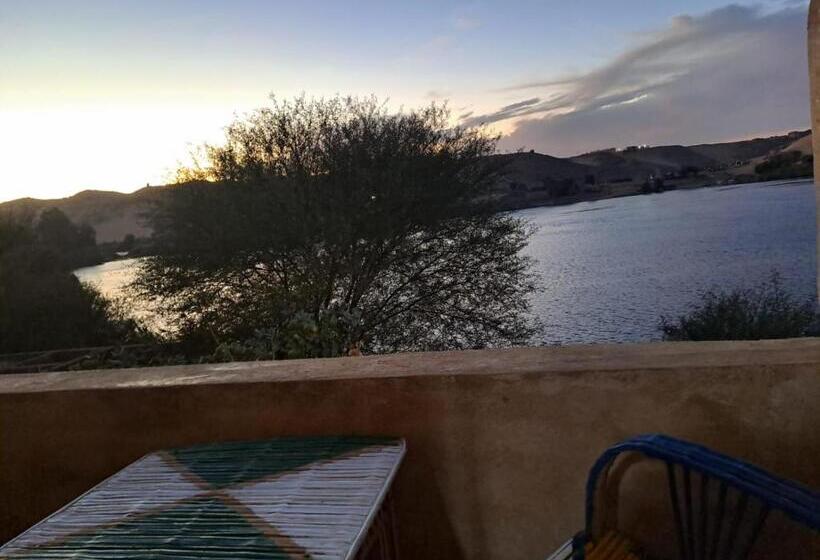 اتاق استاندارد, Queen House