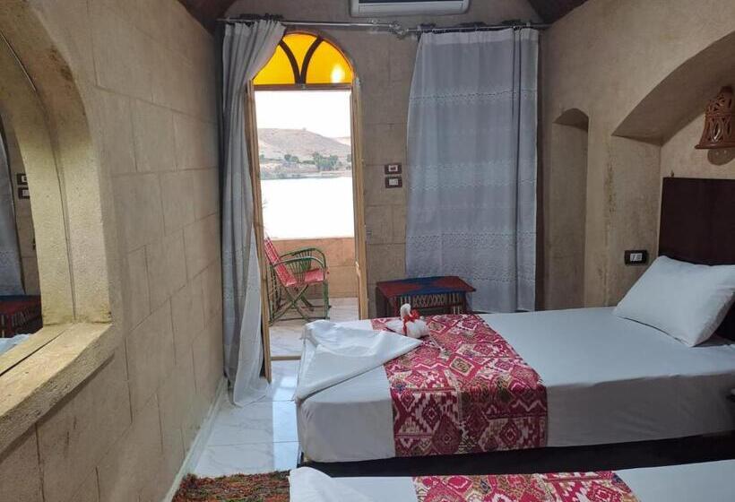 اتاق استاندارد با تراس, Queen House